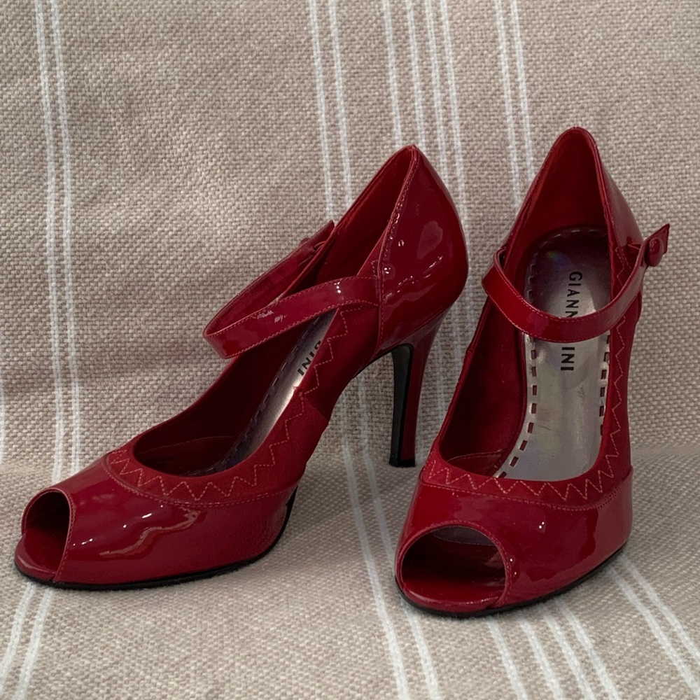 Gianni Bini red peep toe strappy pumps. Size 6.5